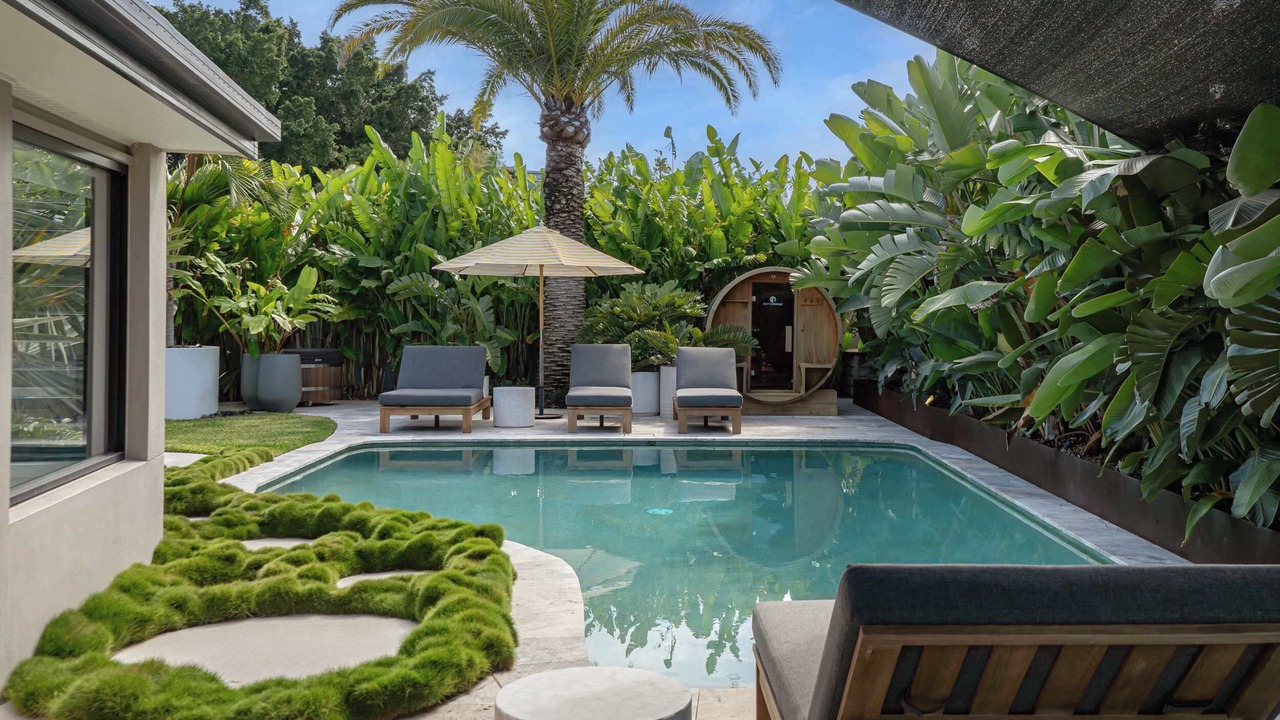Photo of Outdoor in Mermaid Waters