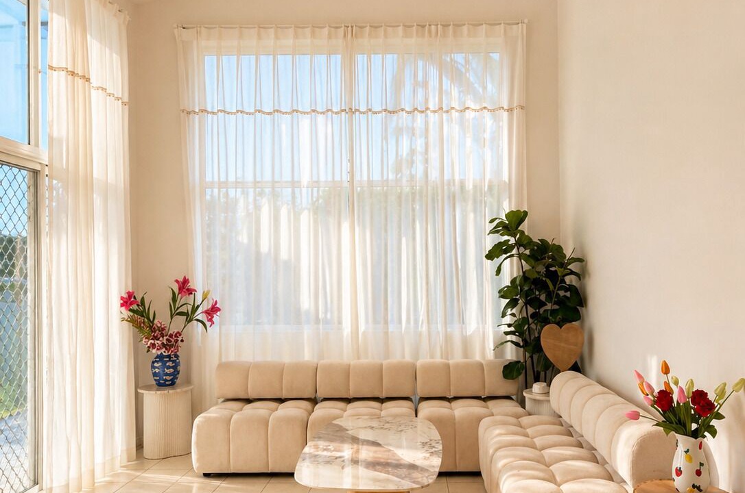 Photo of Livingroom in Mermaid Waters