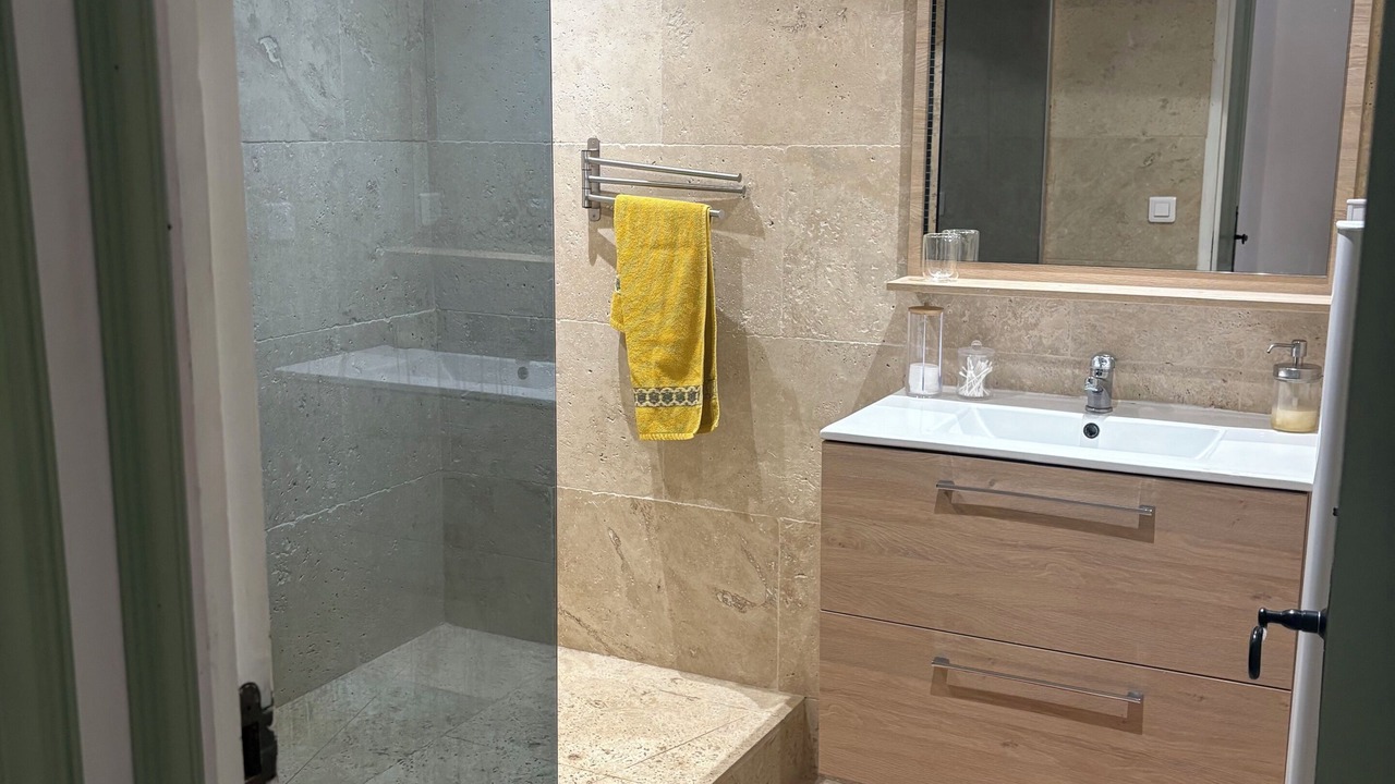 Photo of Bathroom in Regusse