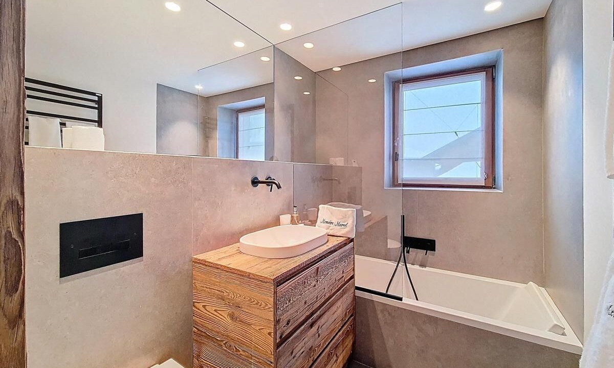Photo of Bathroom in Saint-Marcel