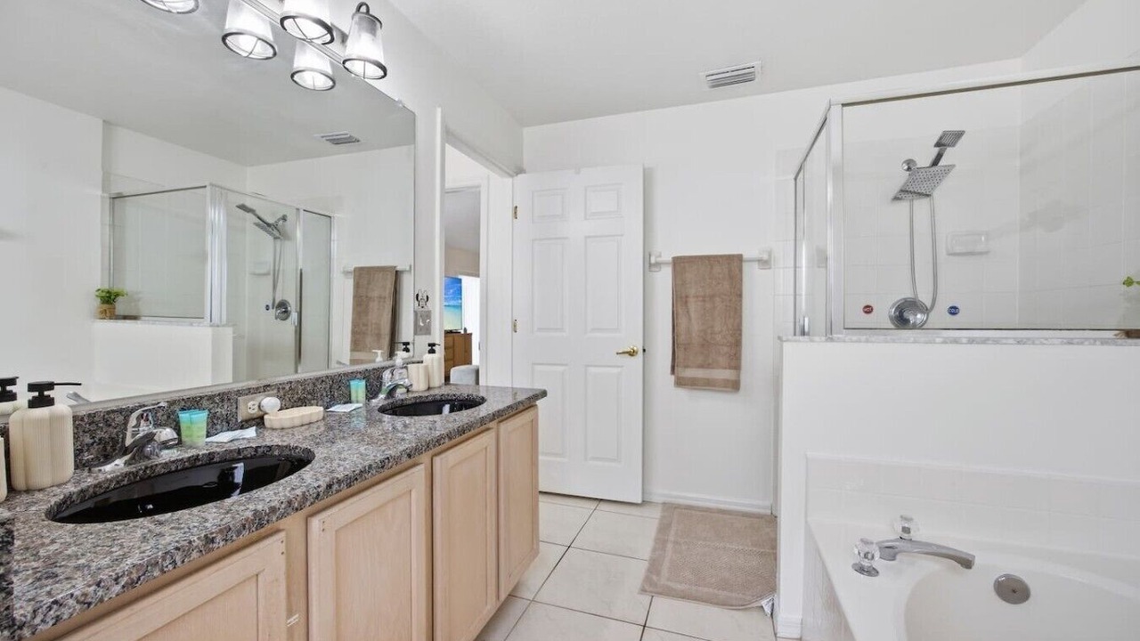 Photo of Bathroom in Thousand Oaks