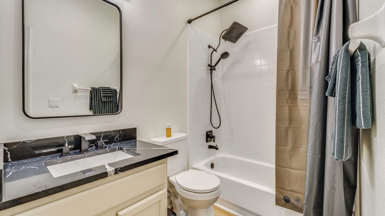 Photo of Bathroom in Lindfields