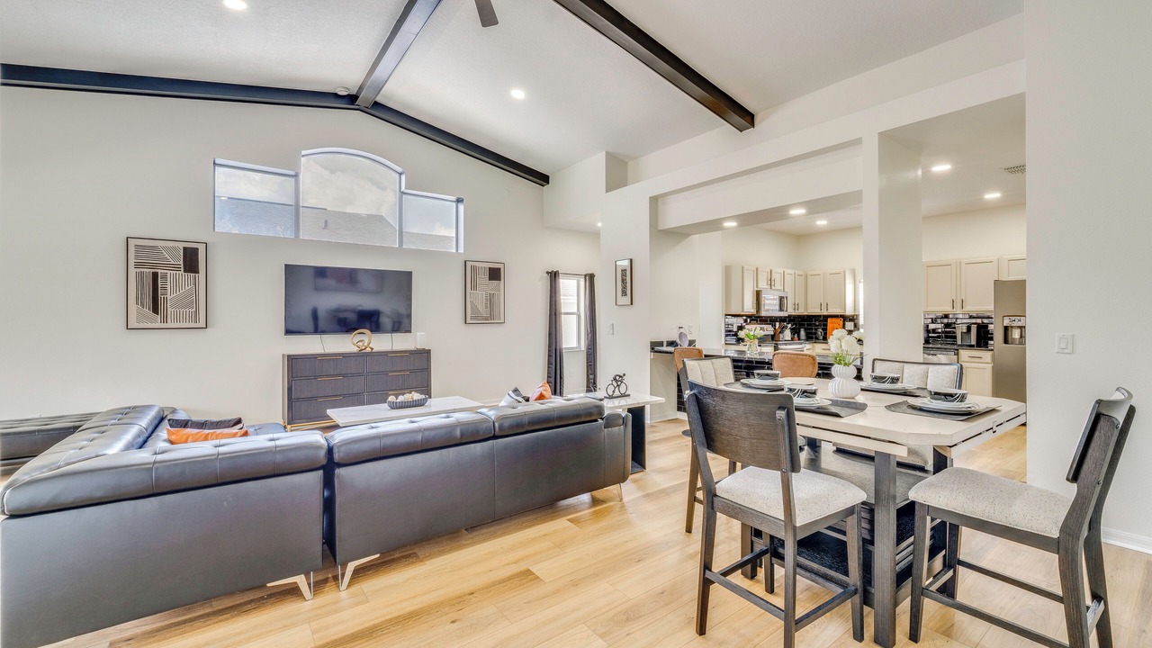 Photo of Livingroom in Lindfields