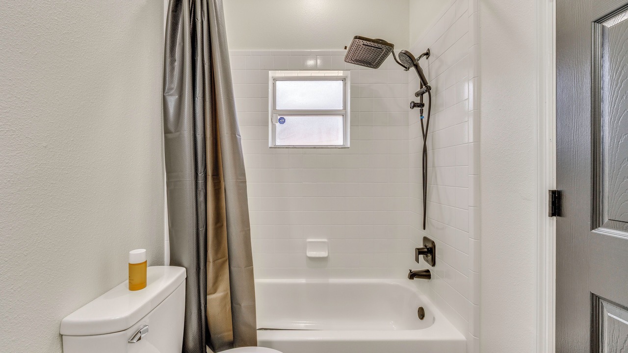 Photo of Bathroom in Lindfields