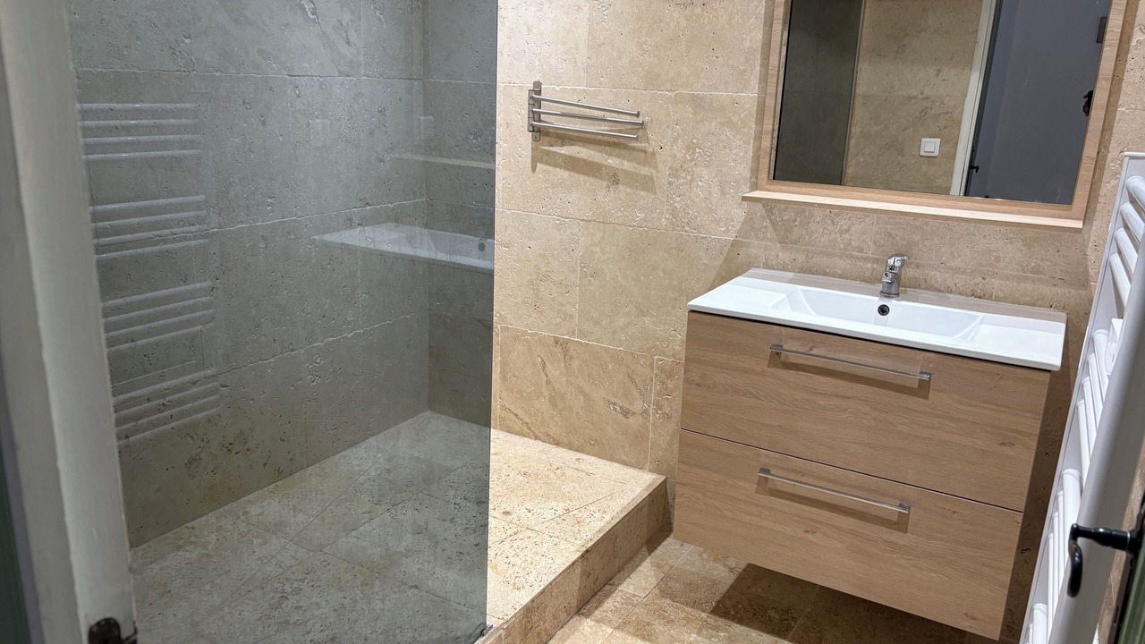Photo of Bathroom in Regusse