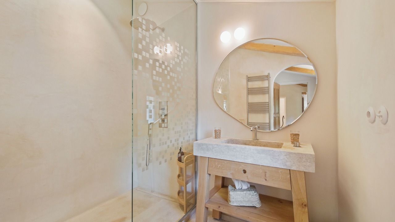 Photo of Bathroom in Meounes-les-Montrieux