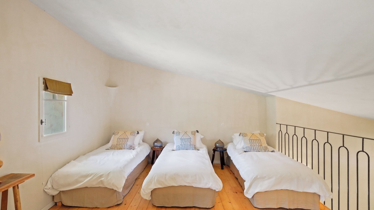 Photo of Bedroom in Meounes-les-Montrieux