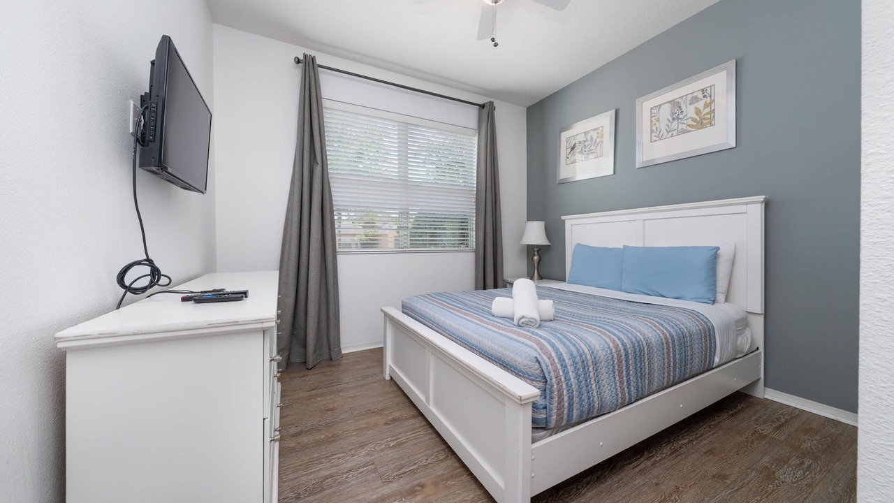 Photo of Bedroom in Crystal Cove