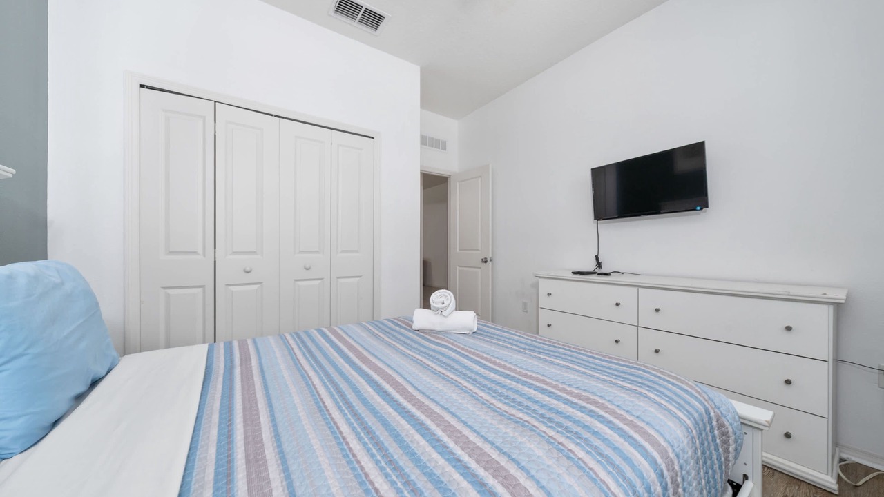 Photo of Bedroom in Crystal Cove