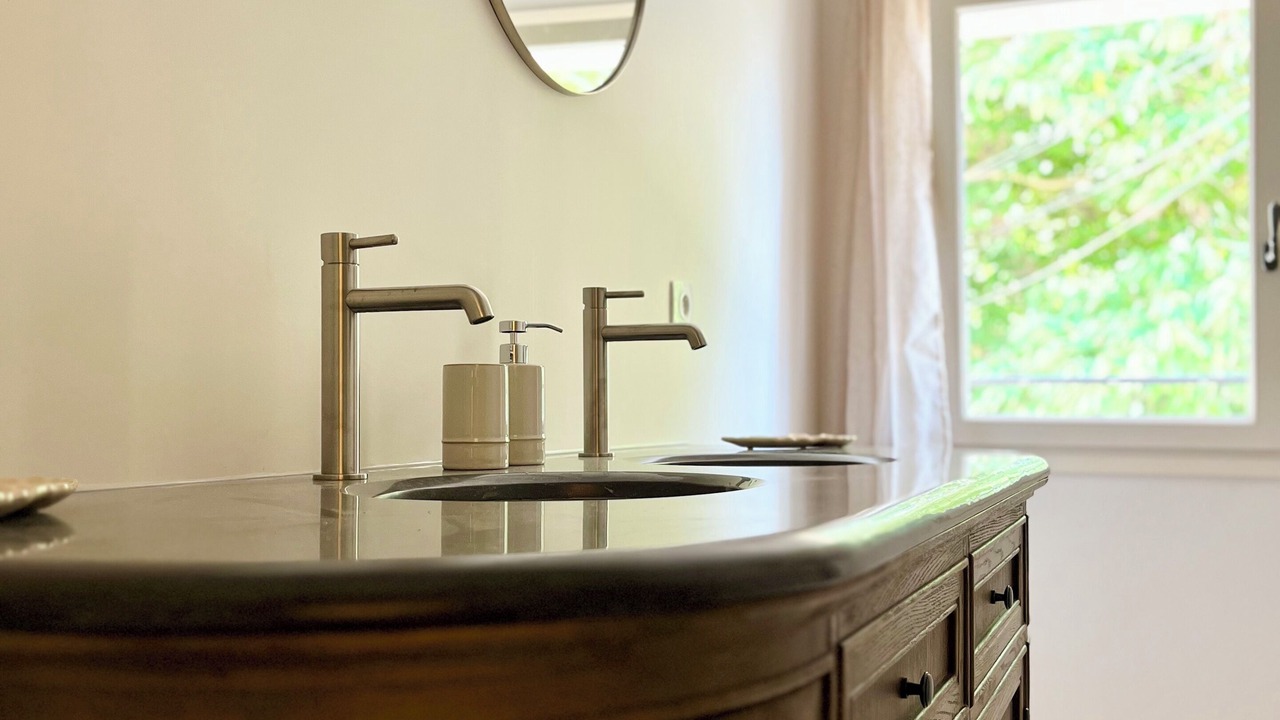 Photo of Bathroom in Montaren-et-Saint-Mediers