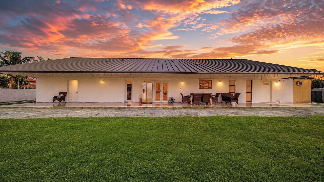 Photo of Outdoor in Tamiami