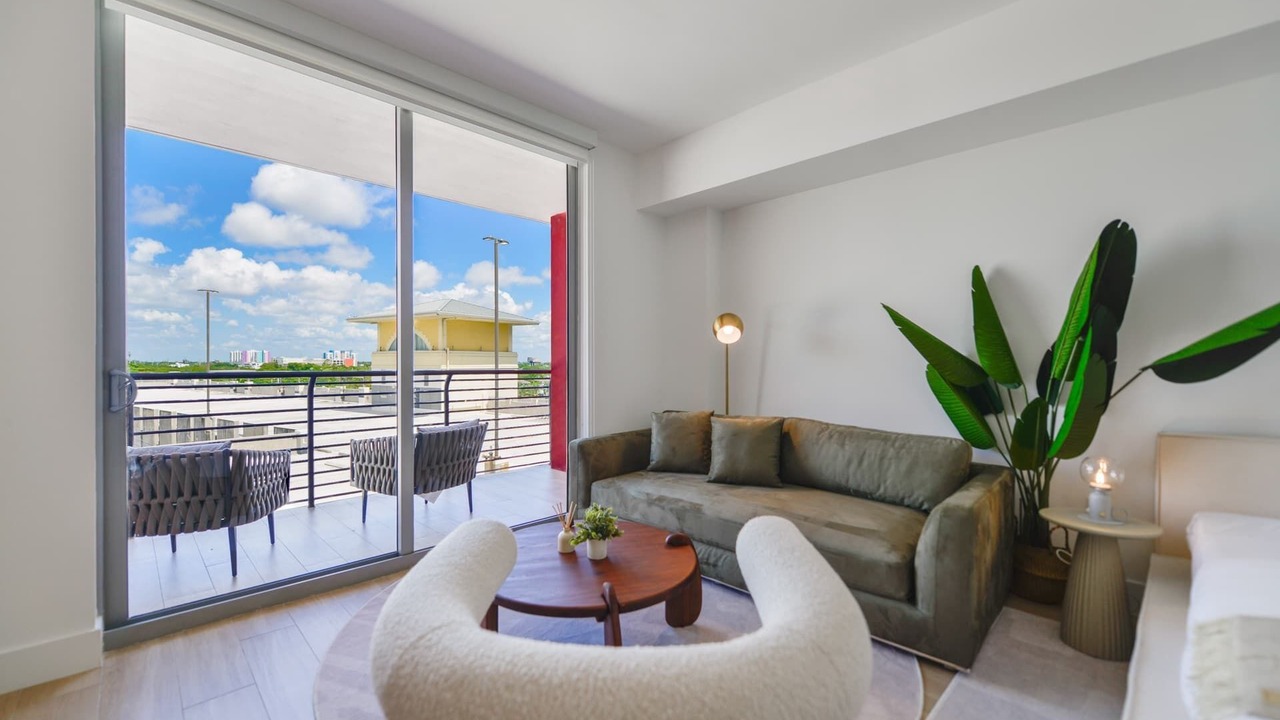 Photo of Livingroom in Midtown