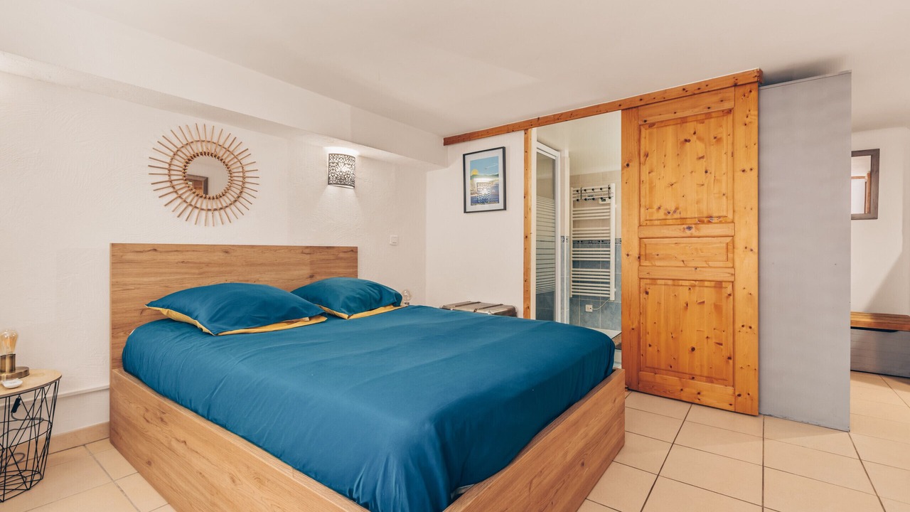 Photo of Bedroom in Mandelieu-la-Napoule Beach