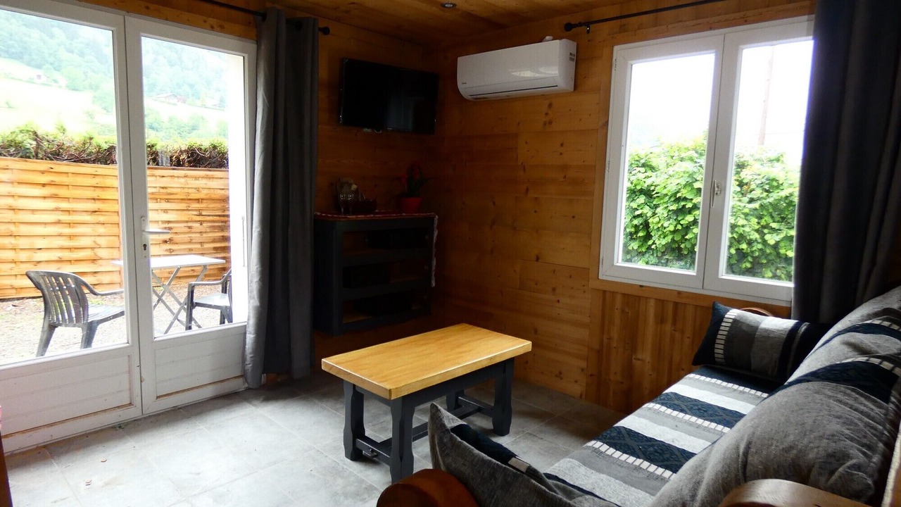 Photo of Livingroom in Thones