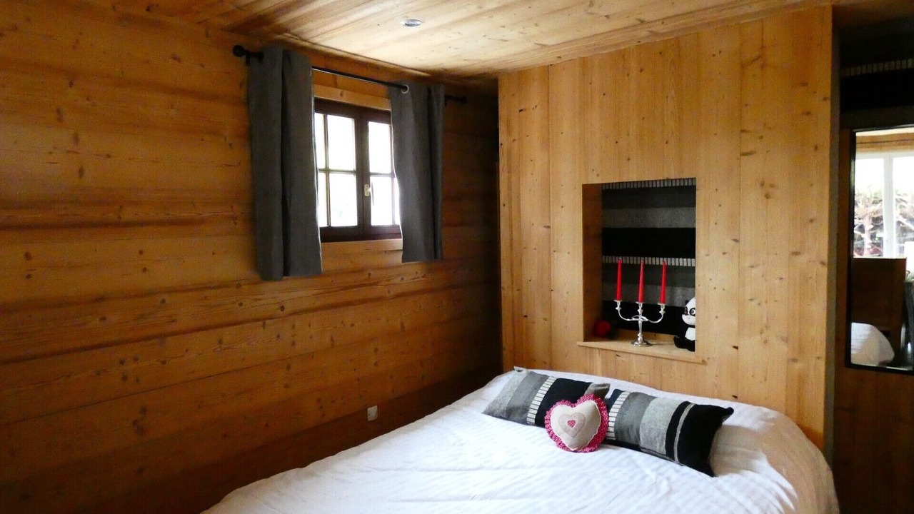Photo of Bedroom in Thones