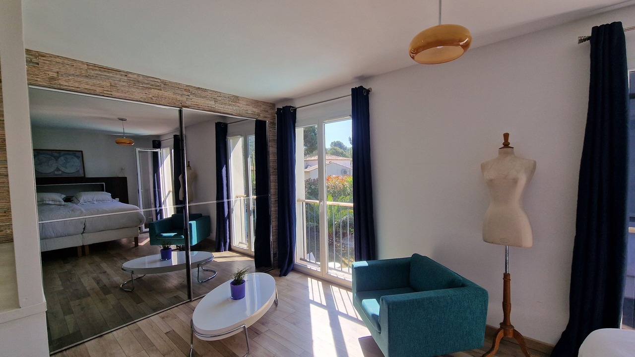 Photo of Bedroom in Preconil