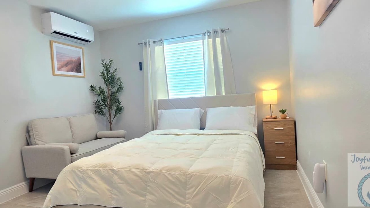 Photo of Bedroom in Clair-Mel City