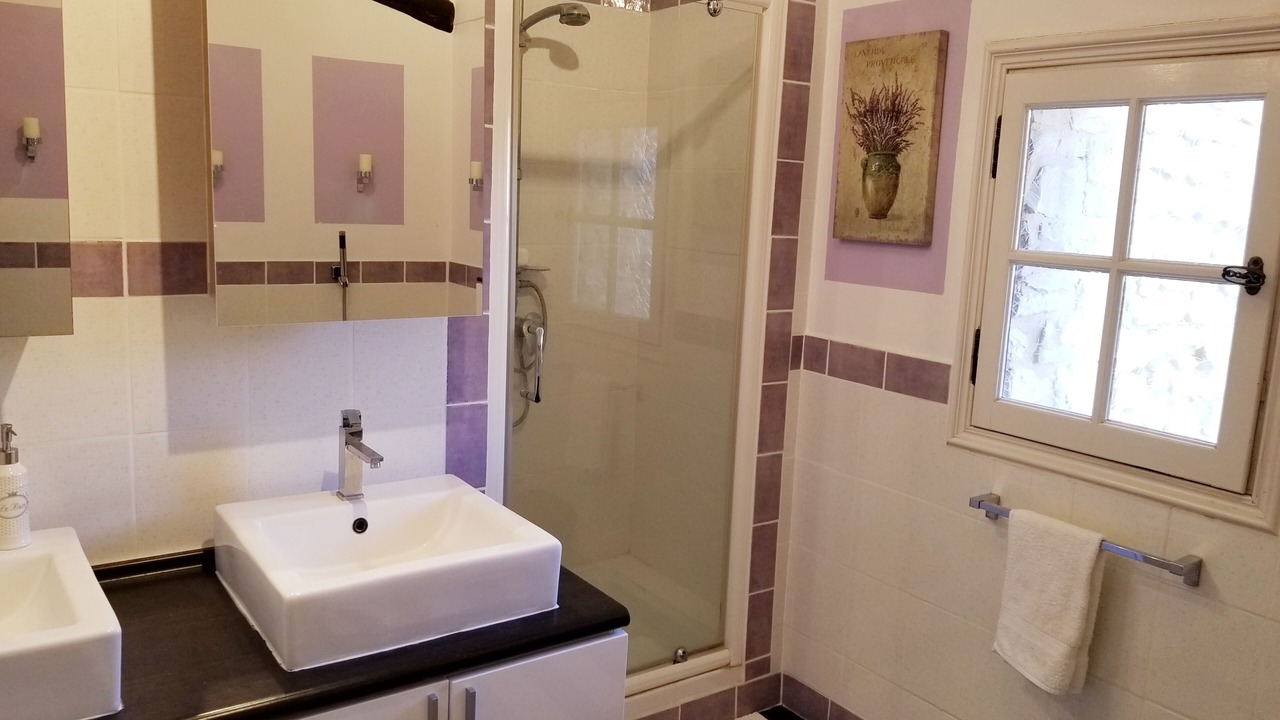 Photo of Bathroom in Sablet