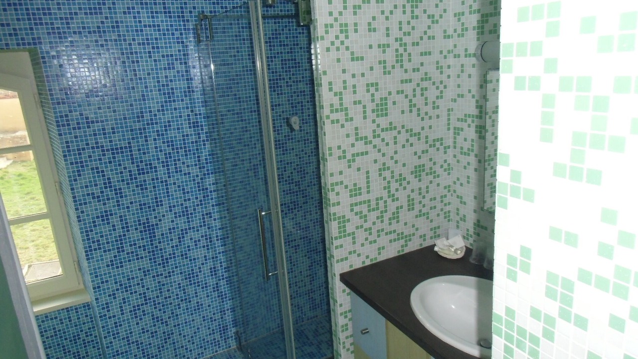 Photo of Bathroom in Mers-sur-Indre