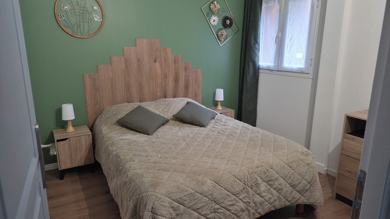 Photo of Bedroom in Labastide-de-Virac