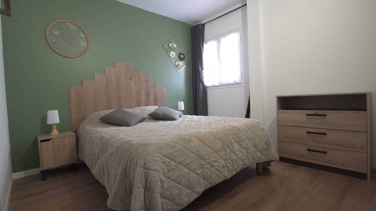 Photo of Bedroom in Labastide-de-Virac