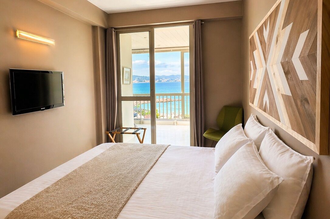 Photo of Bedroom in Mandelieu-la-Napoule Beach