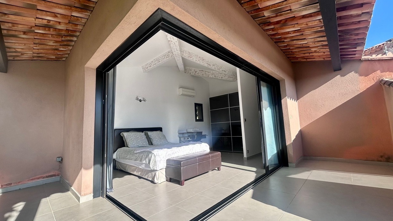 Photo of Bedroom in Ollioules