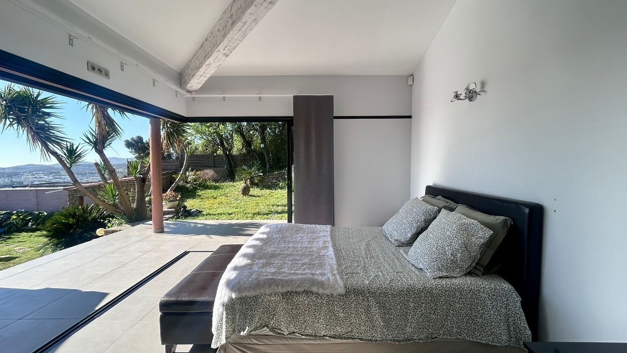 Photo of Bedroom in Ollioules