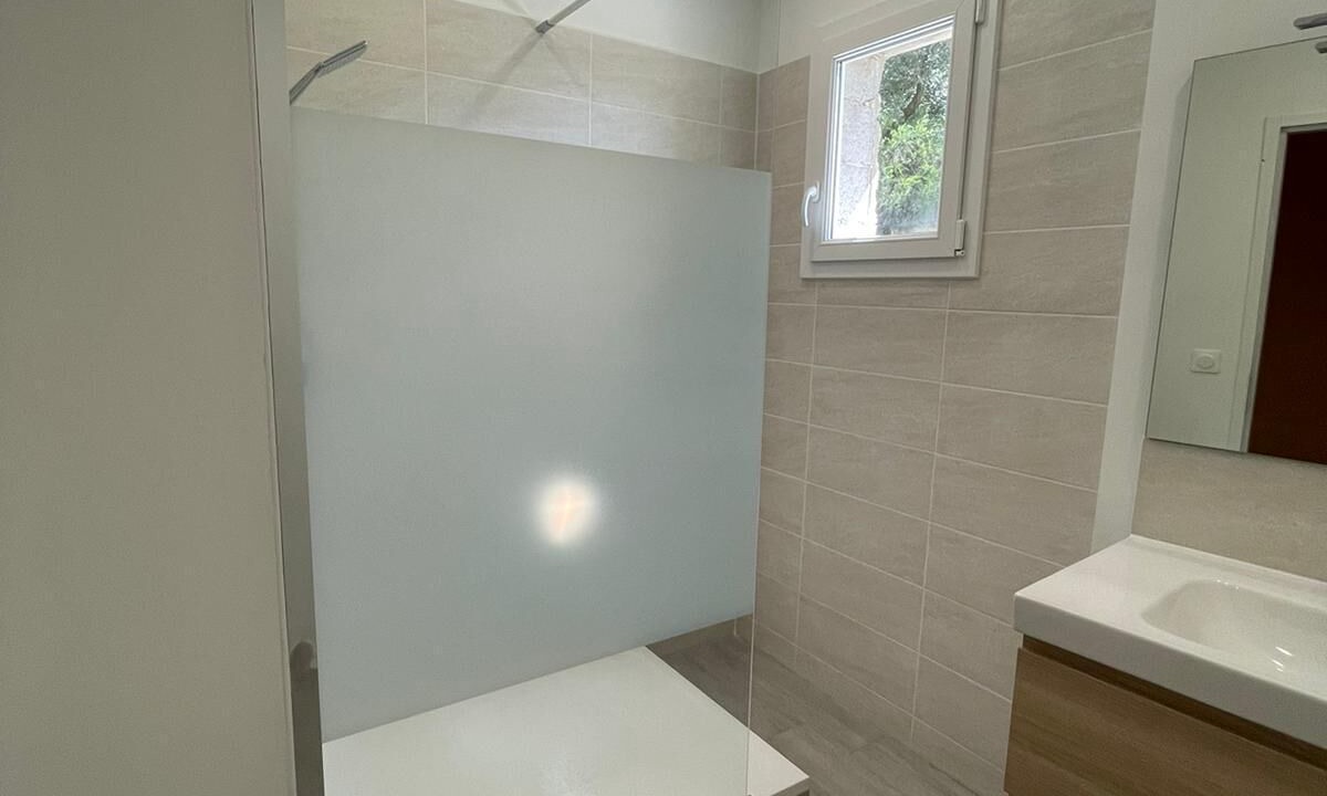 Photo of Bathroom in Enclave des Papes-Pays de Grignan