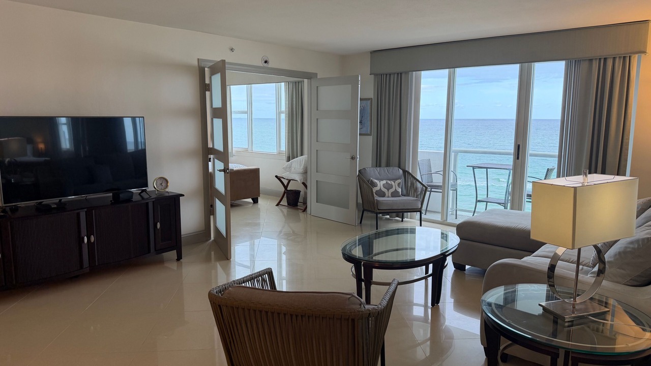 Photo of Livingroom in Surfside