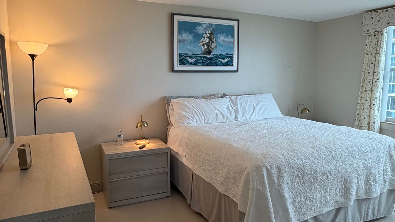 Photo of Bedroom in Surfside