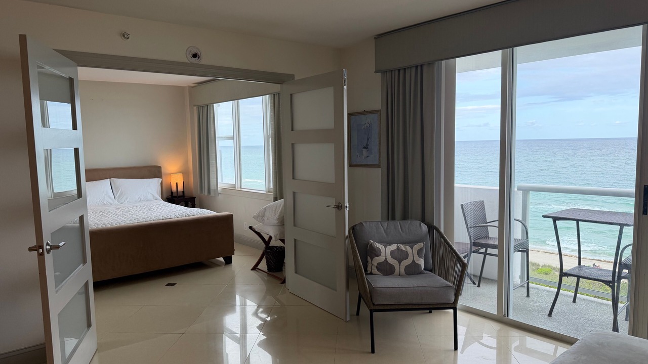 Photo of Bedroom in Surfside