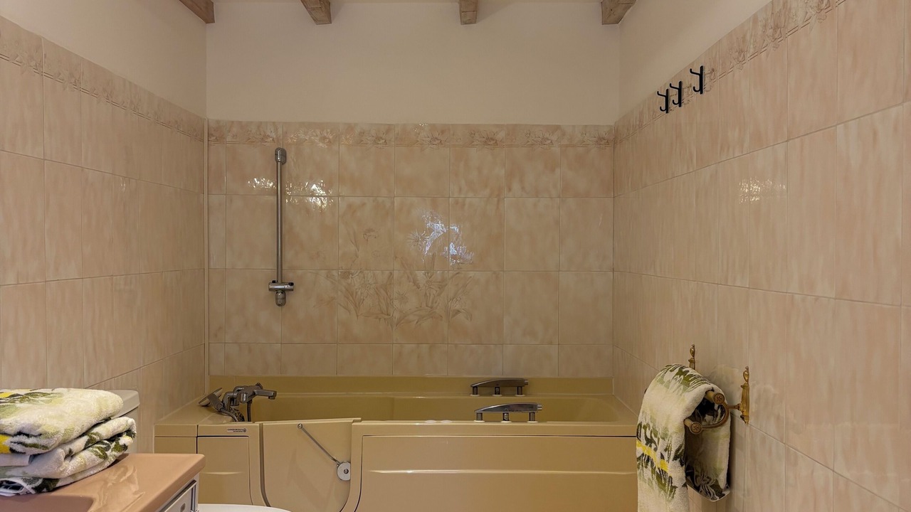 Photo of Bathroom in Saint-Chamas