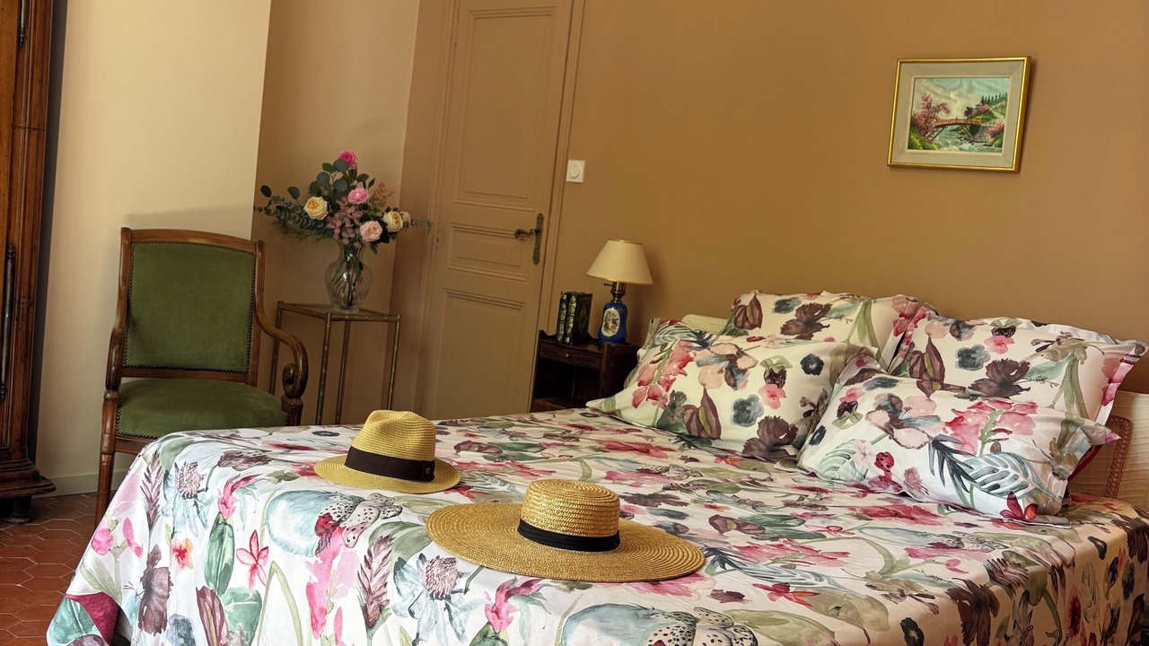 Photo of Bedroom in Saint-Chamas