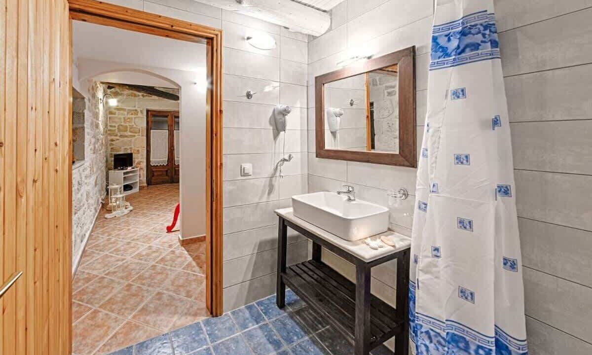 Photo of Bathroom in Skinaria
