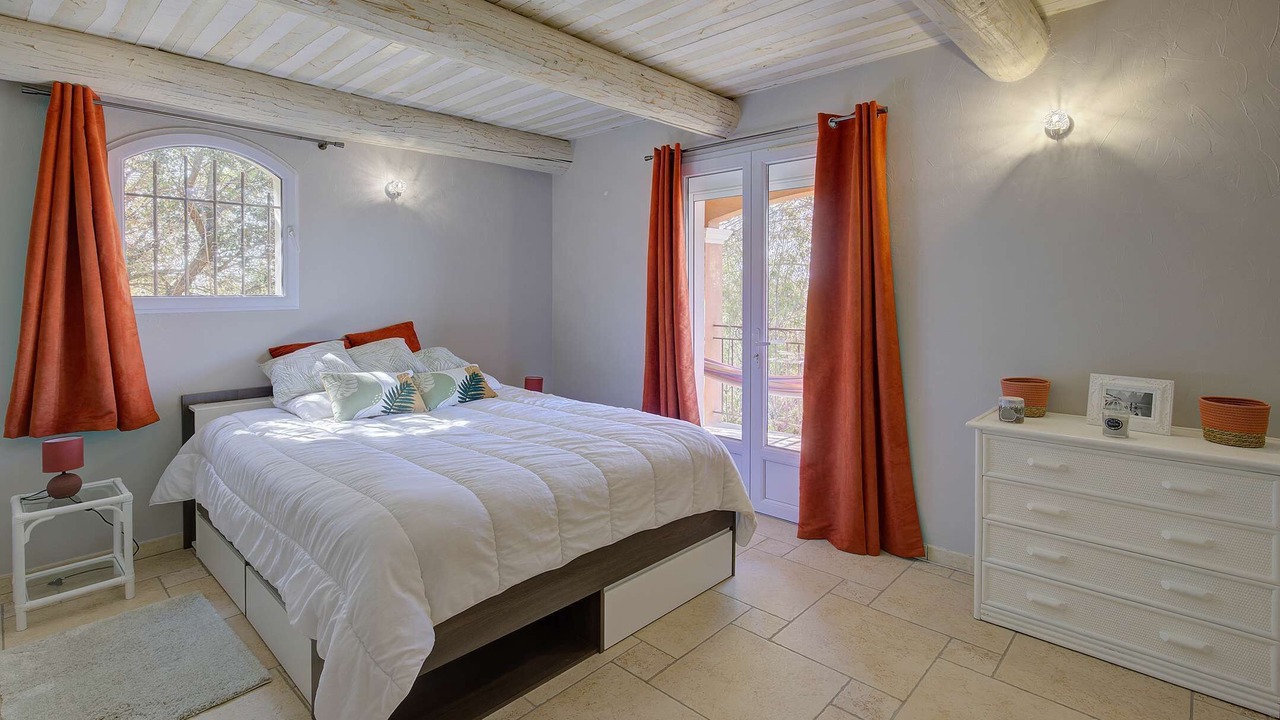 Photo of Bedroom in Flayosc