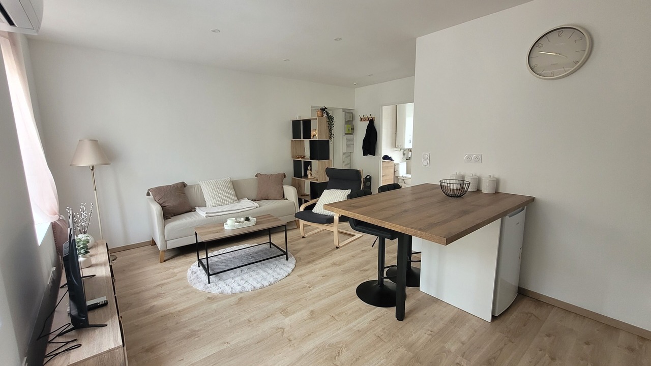 Photo of Livingroom in Commentry