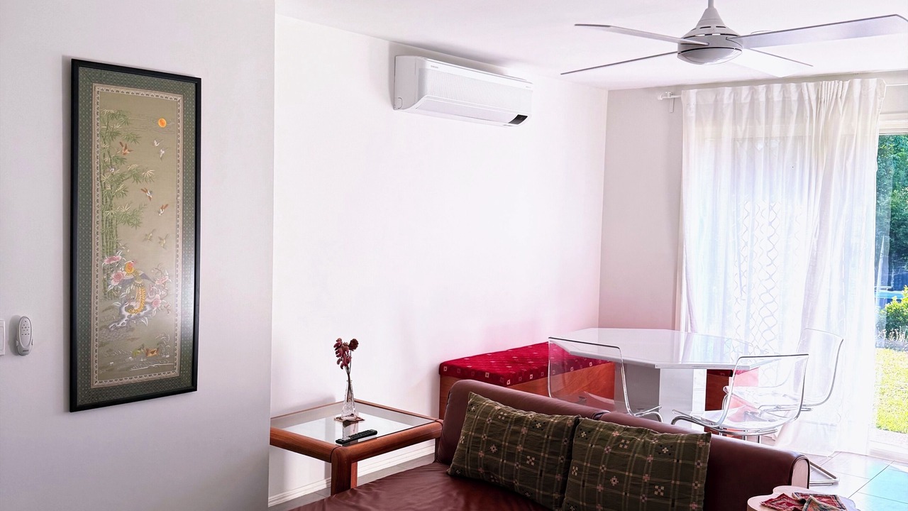 Photo of Livingroom in Oxenford