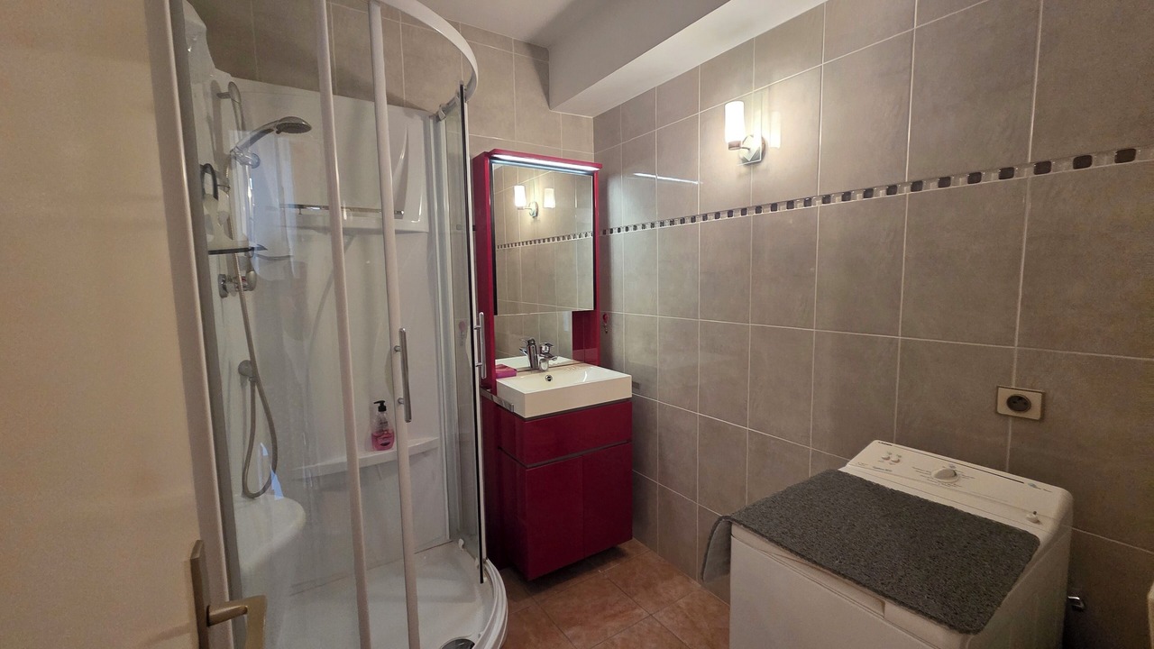 Photo of Bathroom in Sainte-Maxime City Centre
