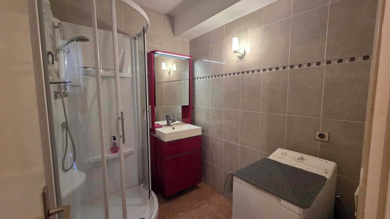 Photo of Bathroom in Sainte-Maxime City Centre
