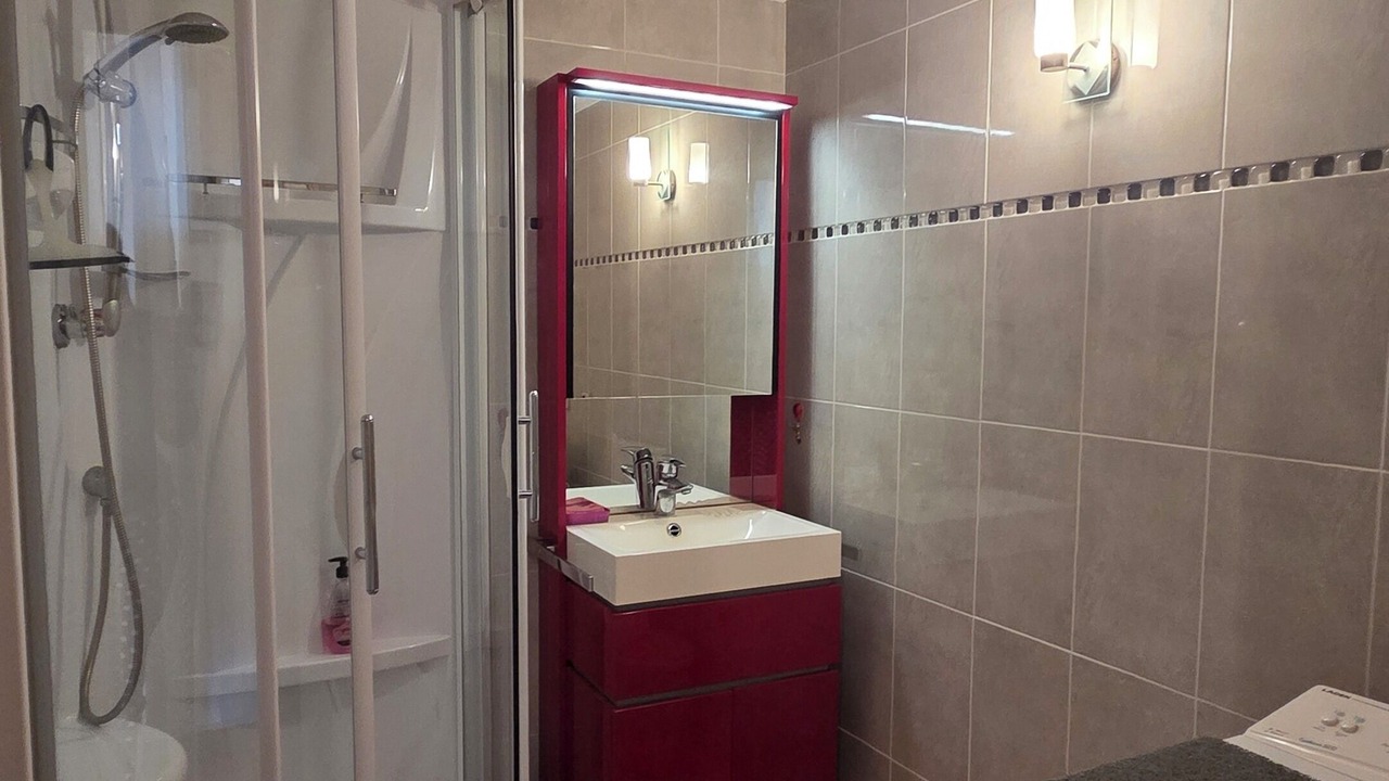 Photo of Bathroom in Sainte-Maxime City Centre