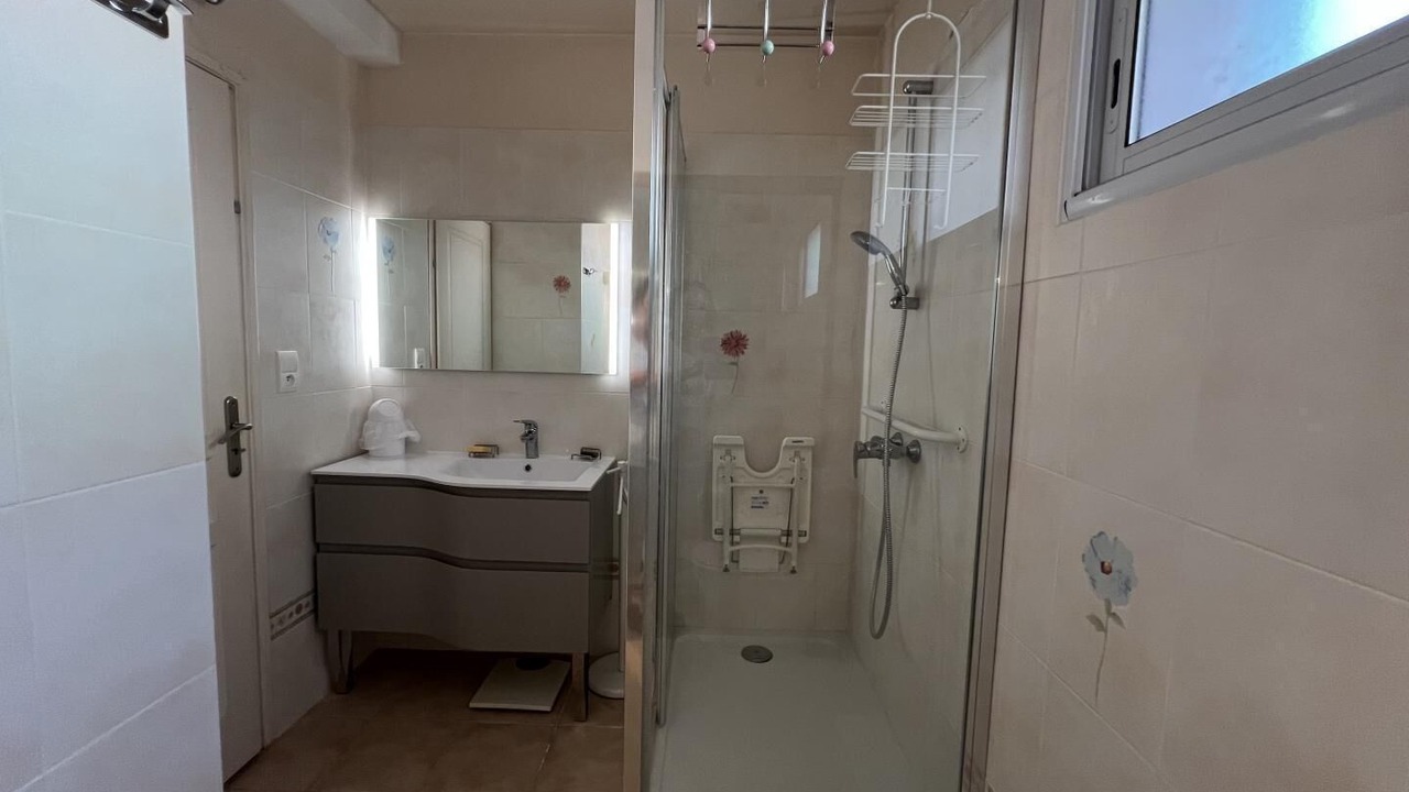 Photo of Bathroom in Carnoules