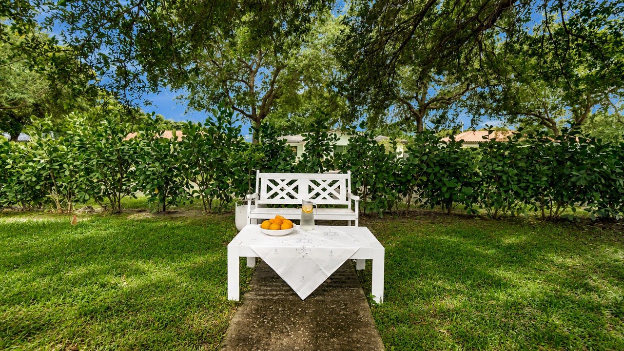Photo of Outdoor in Biscayne Park
