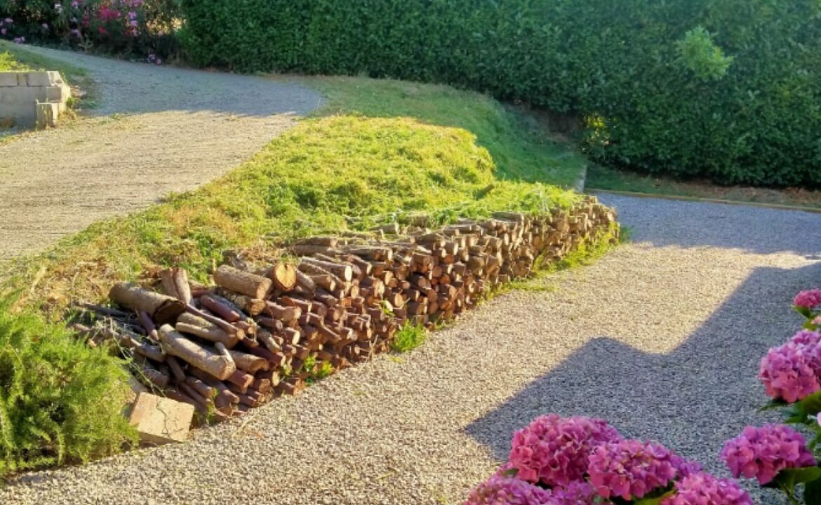 Photo of Outdoor in Les Mayons