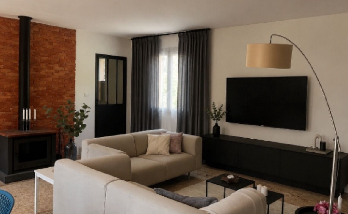 Photo of Livingroom in Les Mayons