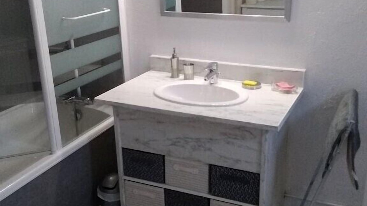 Photo of Bathroom in Augy-sur-Aubois