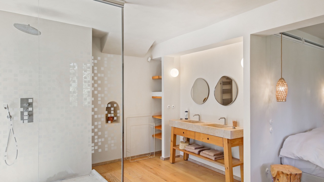 Photo of Bathroom in Meounes-les-Montrieux