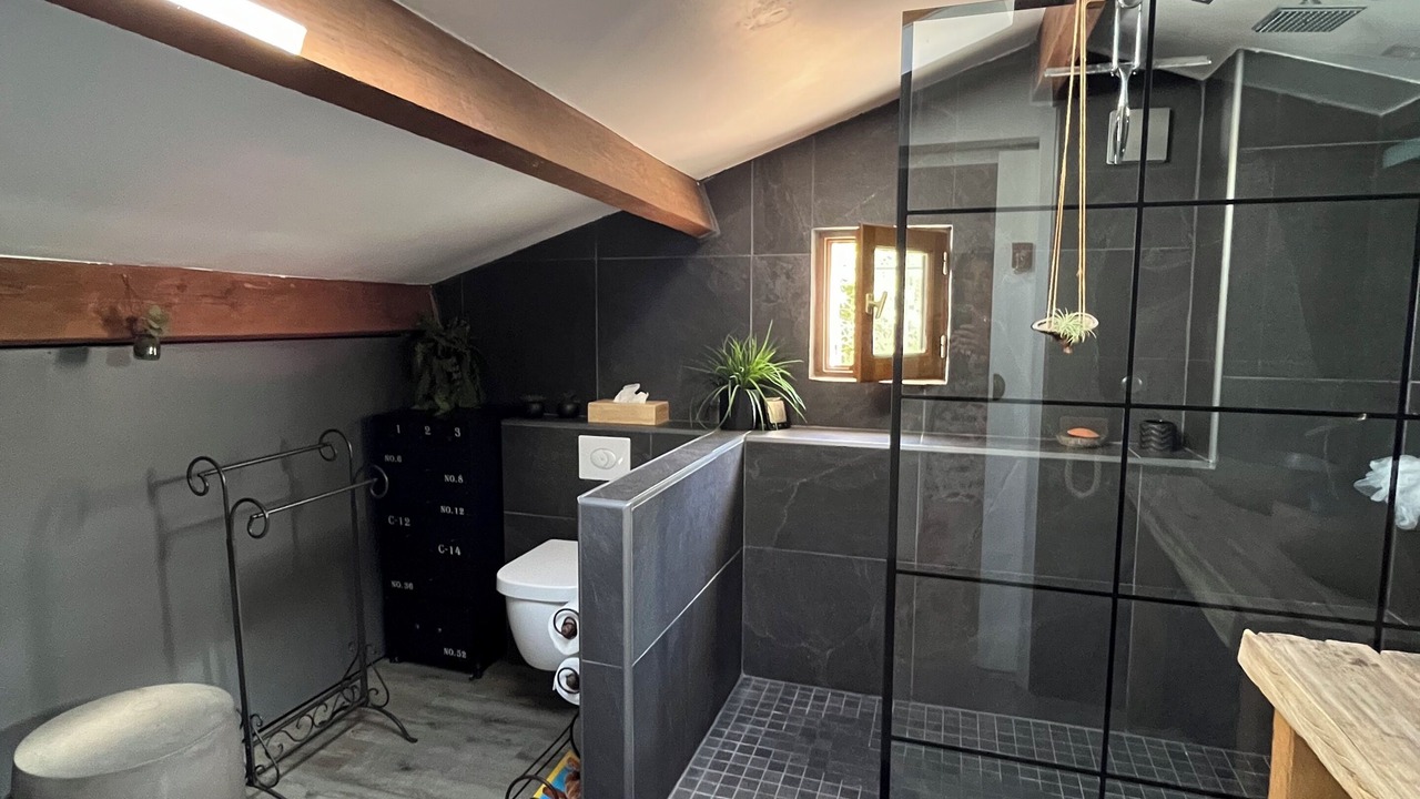 Photo of Bathroom in Peypin