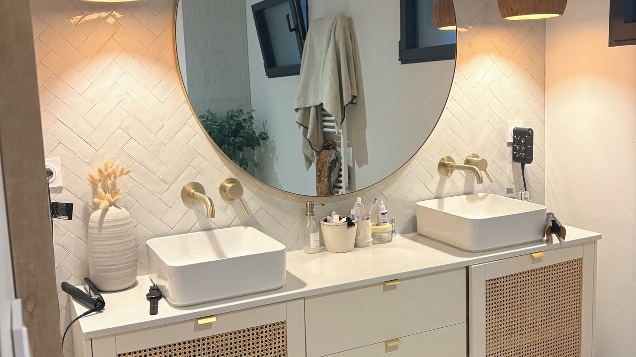 Photo of Bathroom in Orange