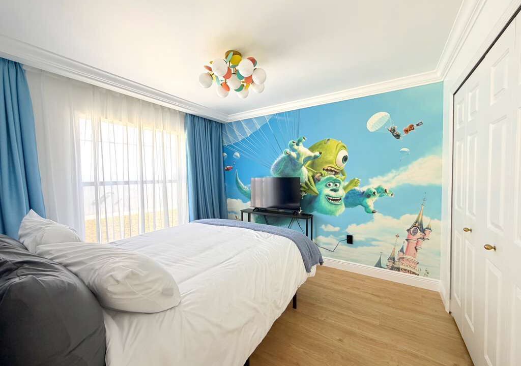 Photo of Bedroom in Crescent Lakes